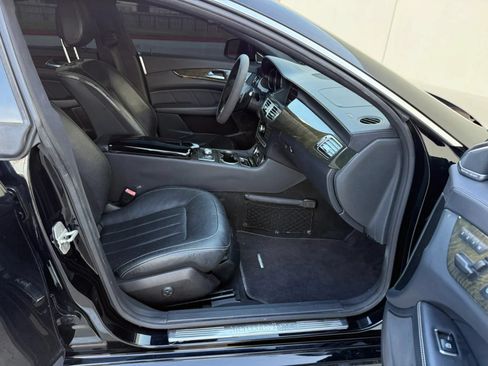 Used 2012 Volkswagen GTI 4-Door FWD image 18