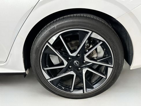 Used 2024 Nissan Sentra SR image 11