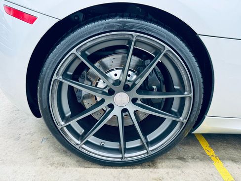 Used 2012 Audi R8 V10 w/ Enhanced Leather Pkg image 11