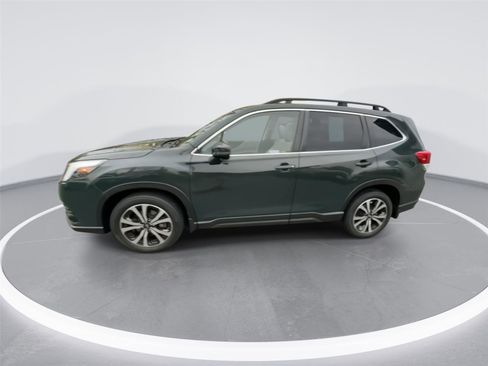 Used 2022 Subaru Forester Limited image 5