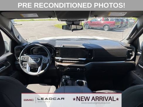 Used 2025 GMC Sierra 1500 Elevation w/ X31 Off-Road Package AWD/4WD image 15