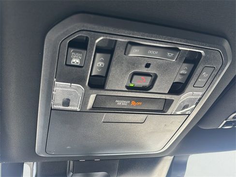 Used 2024 Toyota Tundra Platinum image 32