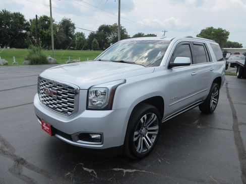Used 2018 GMC Yukon Denali w/ Denali Ultimate Package AWD/4WD image 11