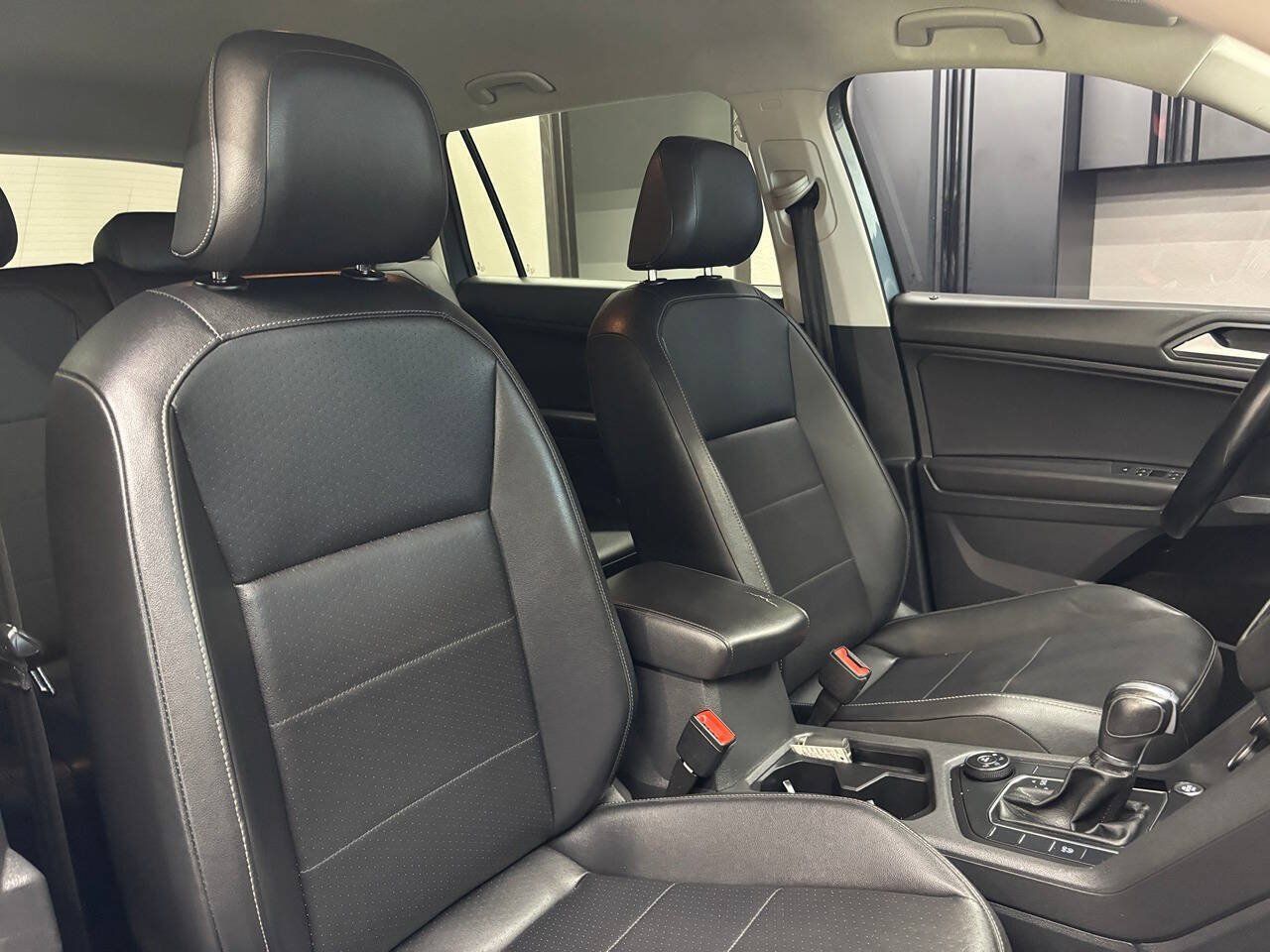Used 2019 Volkswagen Tiguan SE w/ 3rd Row Seat Package AWD/4WD image 26