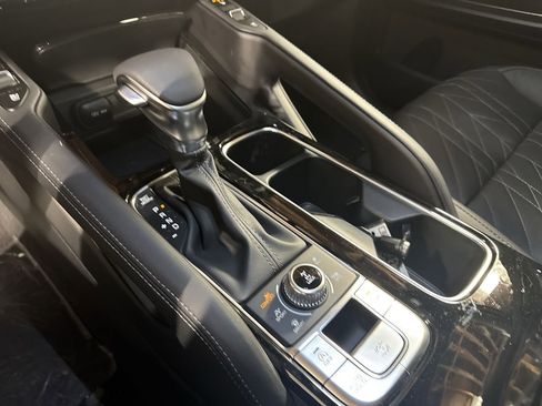 Certified 2025 Kia Telluride AWD image 28