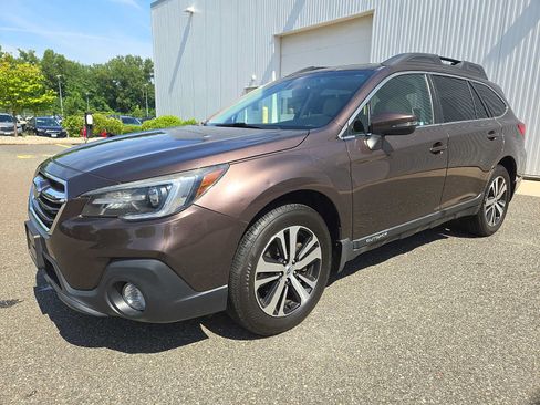 Used 2019 Subaru Outback 2.5i Limited AWD/4WD image 3