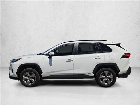 Used 2025 Toyota RAV4 XLE AWD/4WD image 9