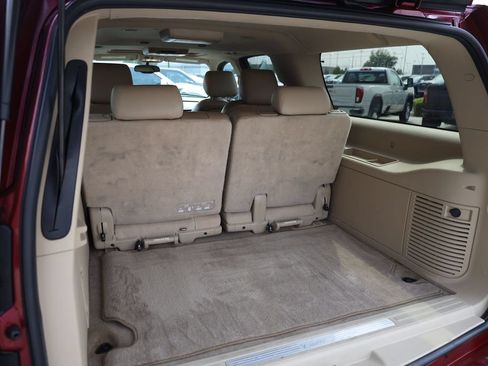 Used 2011 Cadillac Escalade ESV Premium AWD/4WD image 23