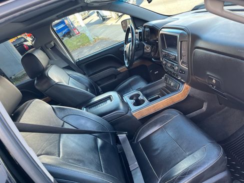 Used 2017 Chevrolet Silverado 1500 LTZ w/ LTZ Plus Package image 12