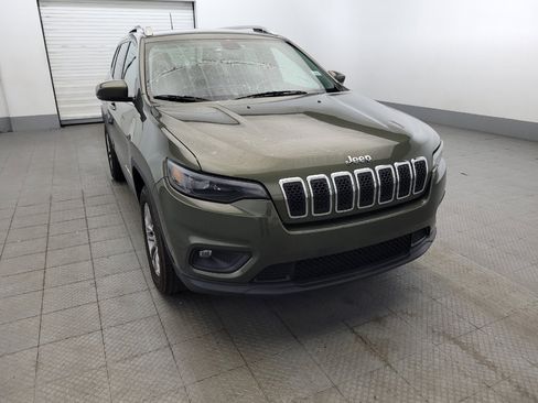 Used 2019 Jeep Cherokee Latitude Plus w/ Cold Weather Group AWD/4WD image 14