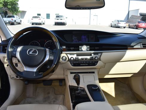 Used 2013 Lexus ES 350 w/ Premium Pkg image 32