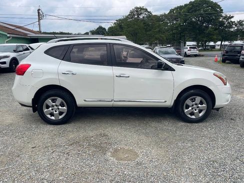 Used 2014 Nissan Rogue S w/ Convenience Package AWD/4WD image 9