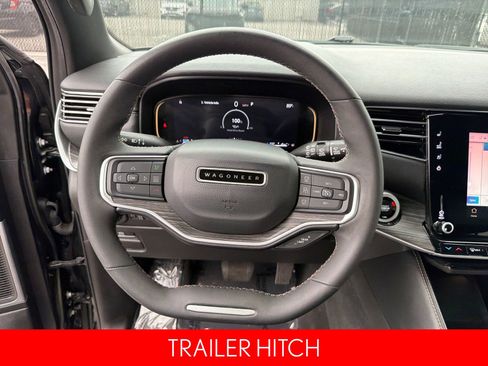 Used 2024 Jeep Wagoneer L Series II RWD image 15