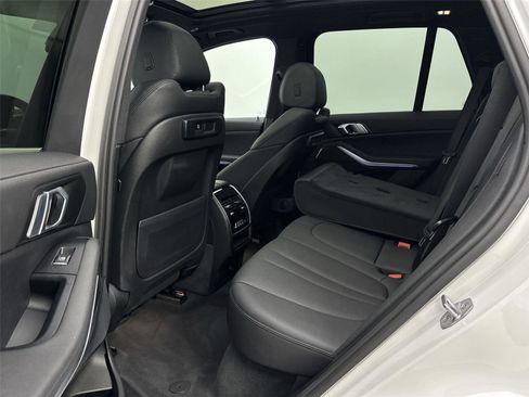 Used 2022 BMW X5 xDrive40i w/ Parking Assistance Package image 29