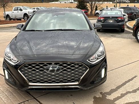 Used 2019 Hyundai Sonata Limited image 3