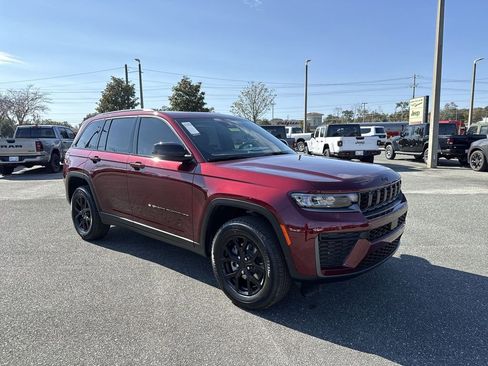 New 2026 Jeep Grand Cherokee Altitude AWD/4WD image 1