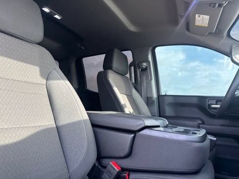 Used 2025 Chevrolet Silverado 1500 Custom w/ LPO, Dark Essentials Package RWD image 27