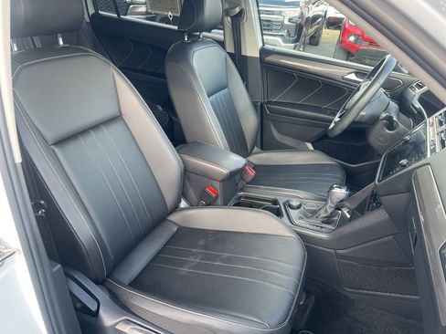 Used 2022 Volkswagen Tiguan SE image 22