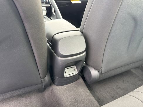 New 2025 Hyundai Elantra Sport image 16