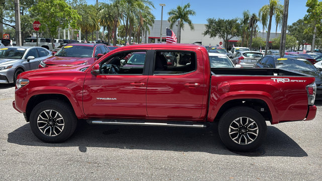 Used 2022 Toyota Tacoma TRD Sport w/ Technology Package RWD image 4