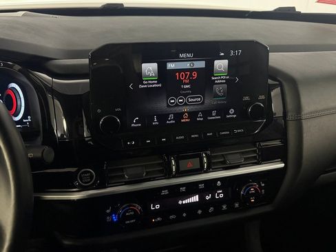 Used 2024 Nissan Pathfinder Platinum w/ Cargo Package AWD/4WD image 19