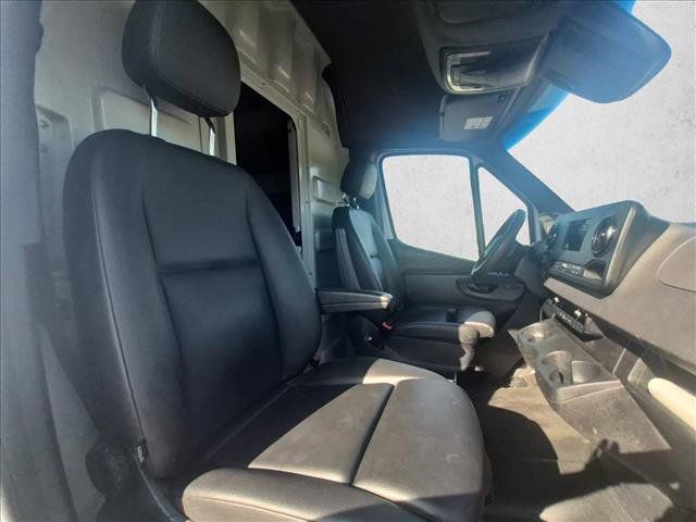 Used 2022 Mercedes-Benz Sprinter 3500 image 18