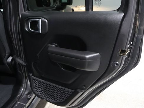 Certified 2023 Jeep Wrangler Unlimited Rubicon w/ Cold Weather Group image 22