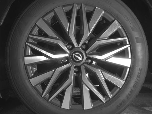 Used 2025 Nissan Altima 2.5 SV FWD image 14