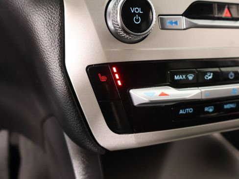 Used 2022 Ford Explorer XLT RWD image 7