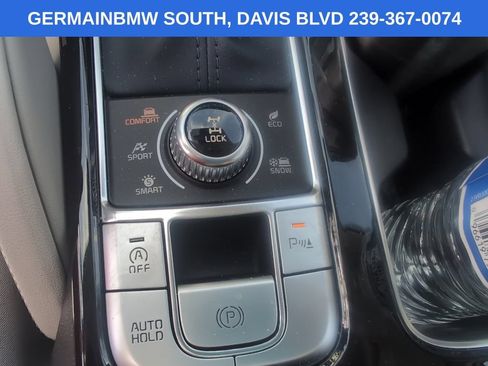 Used 2025 Kia Telluride EX w/ EX Captain's Chair Package AWD/4WD image 21