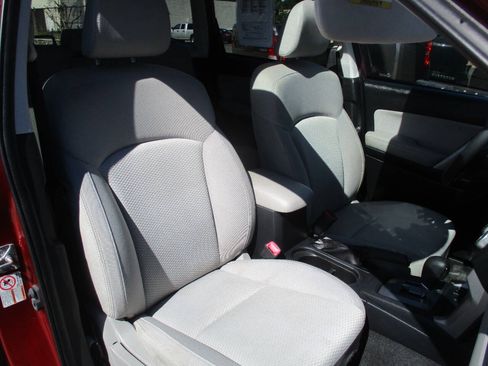 Used 2016 Subaru Forester 2.5i Premium w/ All-Weather Package AWD/4WD image 27