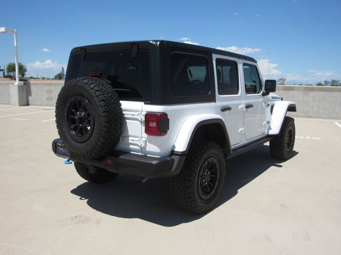 Used 2023 Jeep Wrangler Unlimited Rubicon 4xe AWD/4WD image 5