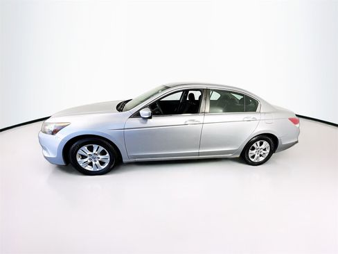 Used 2010 Honda Accord LX-P image 4