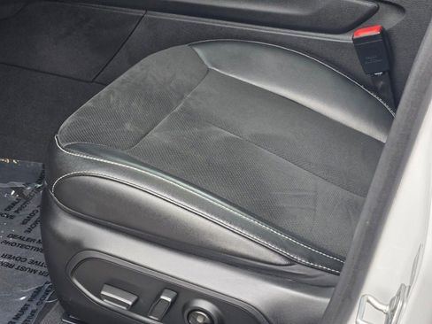 Used 2023 Jeep Grand Cherokee Altitude image 24