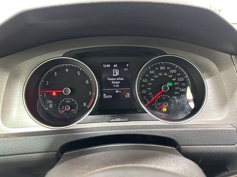 Used 2017 Volkswagen Golf S image 28