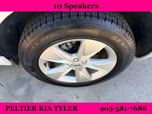 Used 2022 Volvo XC60 B5 Momentum image 10