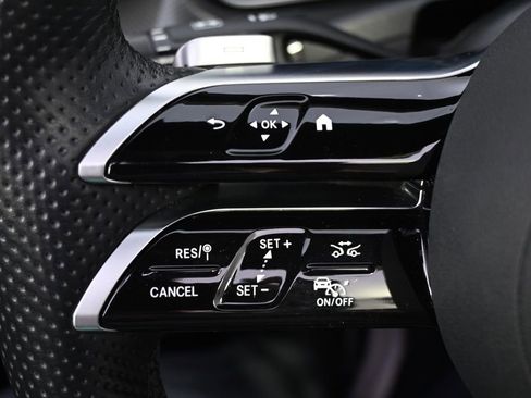 Used 2025 Mercedes-Benz CLE 300 4MATIC Cabriolet w/ Night Package image 36