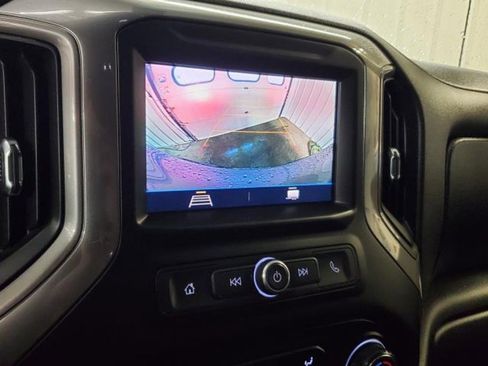 Used 2020 Chevrolet Silverado 1500 Custom w/ Custom Value Package image 18