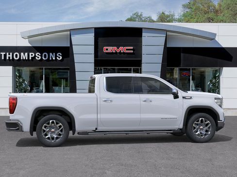 New 2026 GMC Sierra 1500 SLT image 3