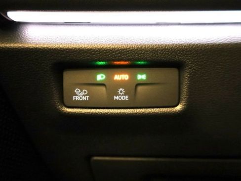 New 2026 Volkswagen Tiguan SEL R-Line image 27