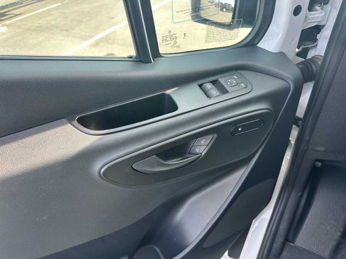Used 2024 Mercedes-Benz Sprinter 2500 image 27