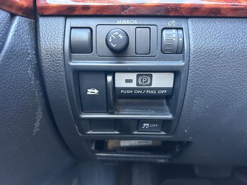 Used 2011 Subaru Outback 3.6R Limited w/ PWR Moonroof Pkg image 18