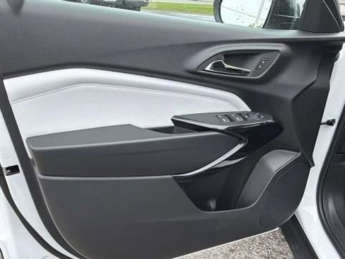 New 2026 Chevrolet Trax LT w/ Midnight Edition FWD image 7