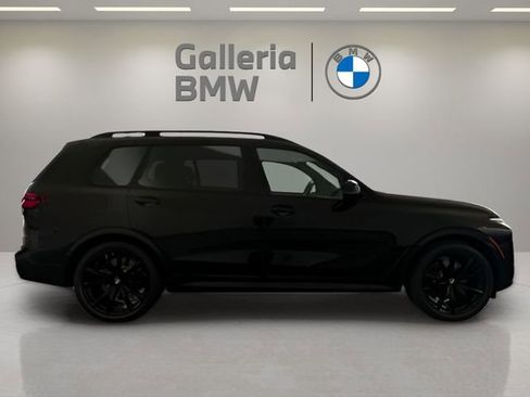 Used 2026 BMW X7 M60i image 8