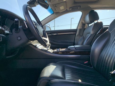 Used 2018 Genesis G90 3.3T Premium image 16