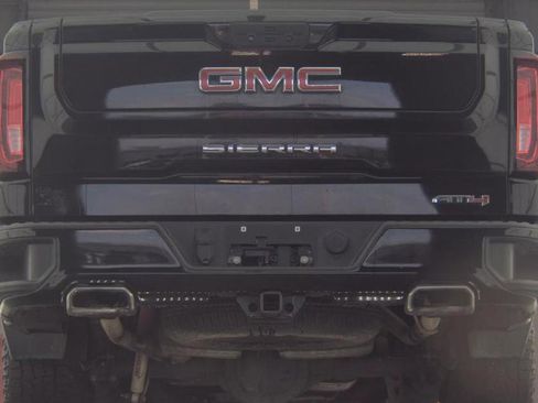 Used 2021 GMC Sierra 1500 AT4 image 7