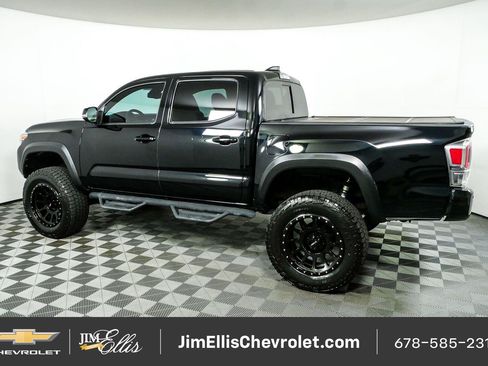 Used 2021 Toyota Tacoma TRD Off-Road w/ Technology Package AWD/4WD image 27