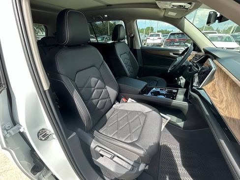 New 2026 Volkswagen Atlas SE FWD image 28
