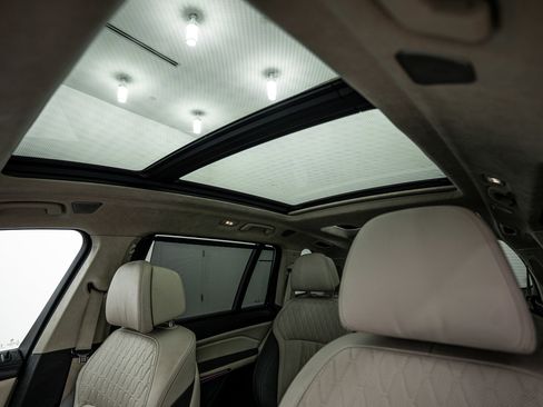 Used 2023 BMW X7 M60i w/ Executive Package image 22