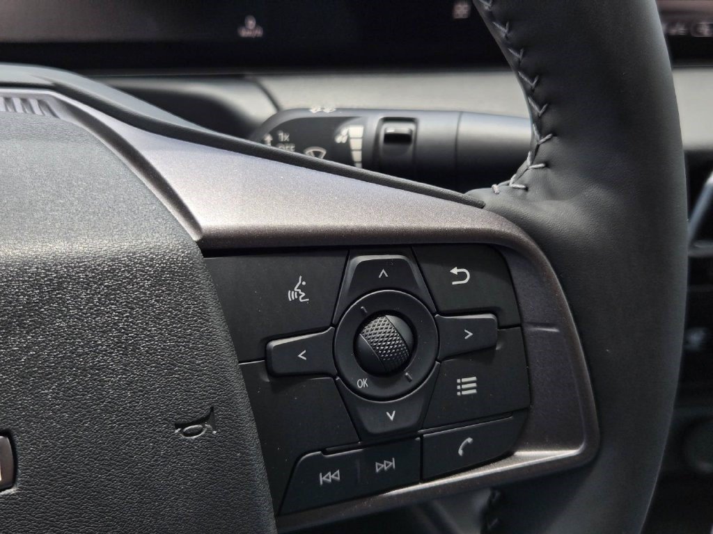 New 2027 Nissan Sentra SV w/ Floor Mat Package FWD image 25